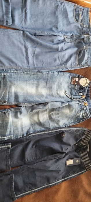 Продам женские джинсы