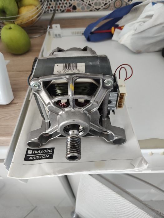 Пералня Hotpoint Ariston WFM701