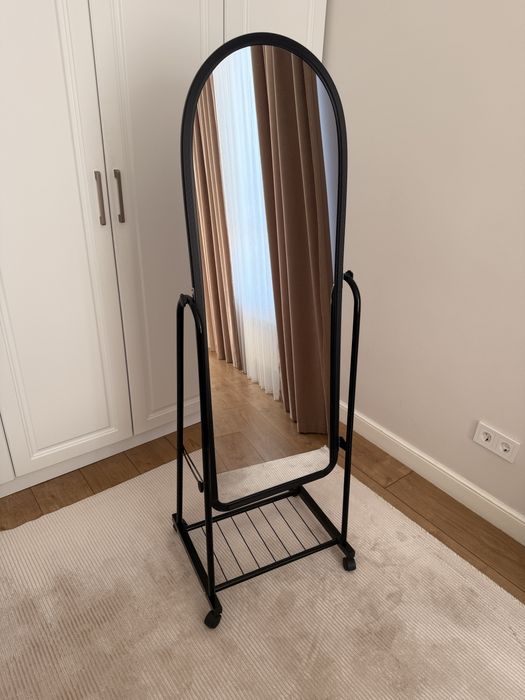 Зеркало напольное