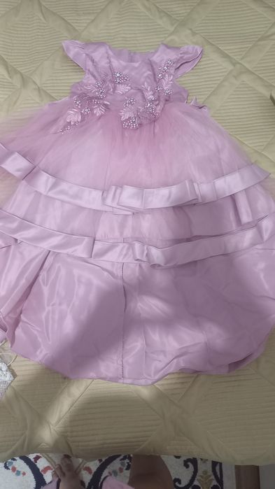 Продаётся красивая детская платье
