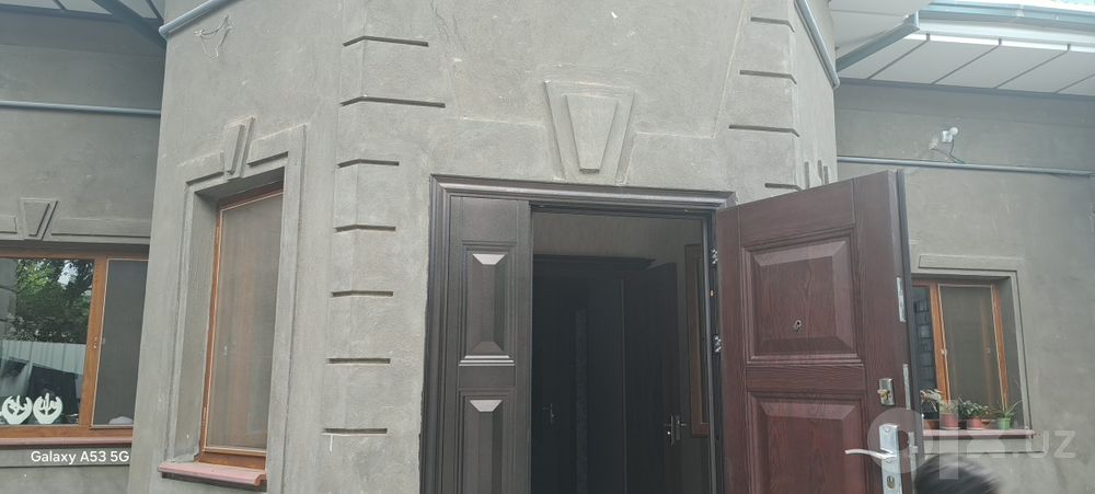 Hovli ijaraga beriladi