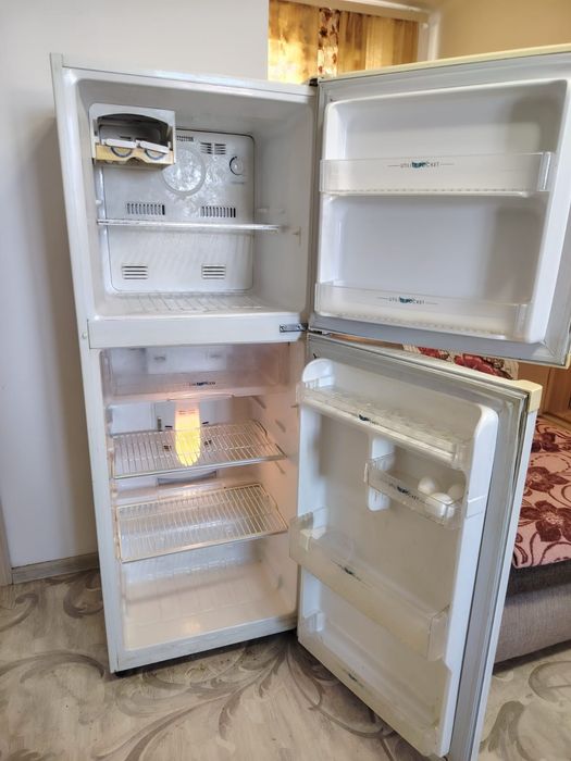 Продам холодильник samsung