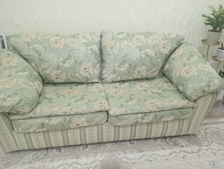 Продам диван б/у в отличном состоянии