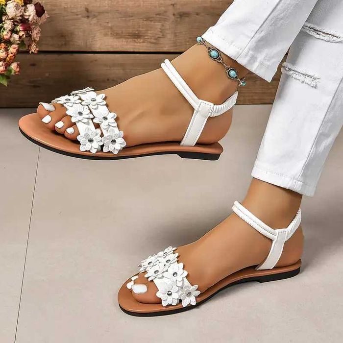 Sandale noi marimea 37