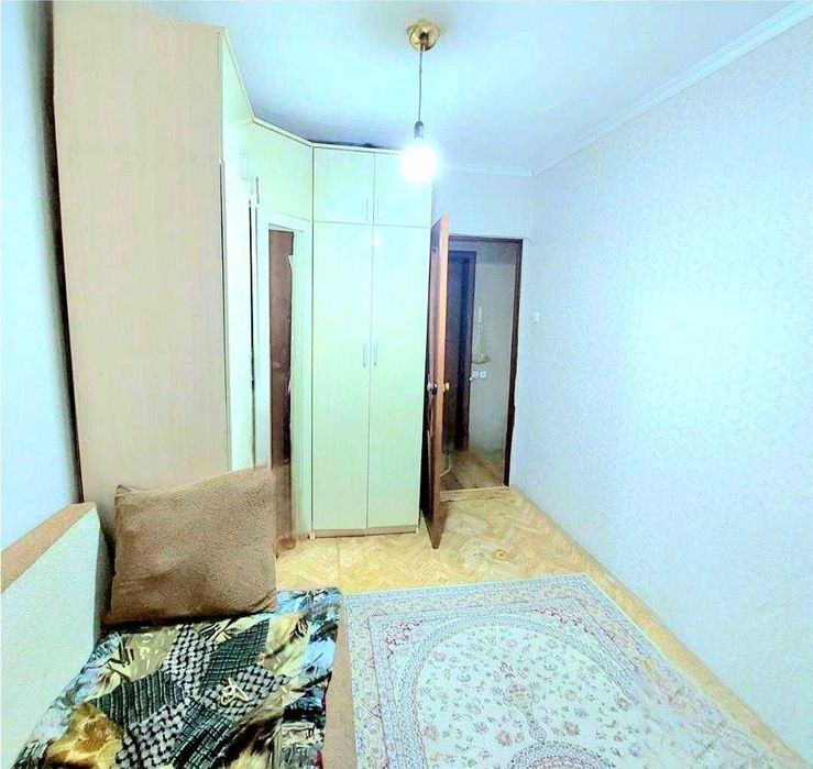 а Продам 2 комнатную 4 микрорайон