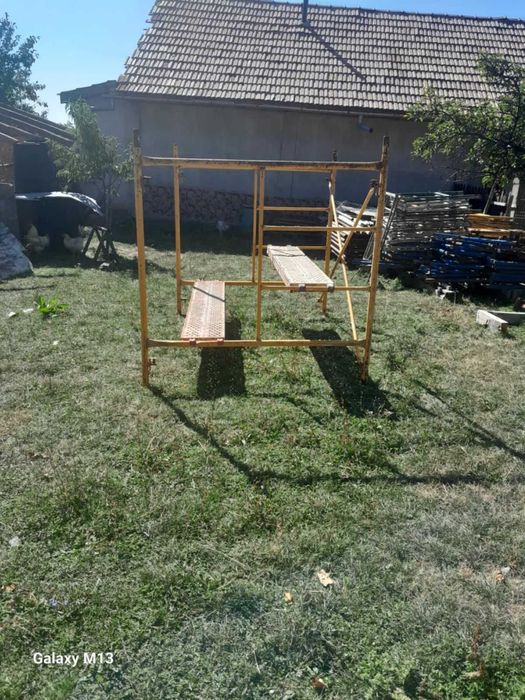 Se vinde Schelă metalică