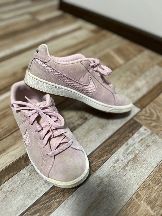 Дамски кецове Nike