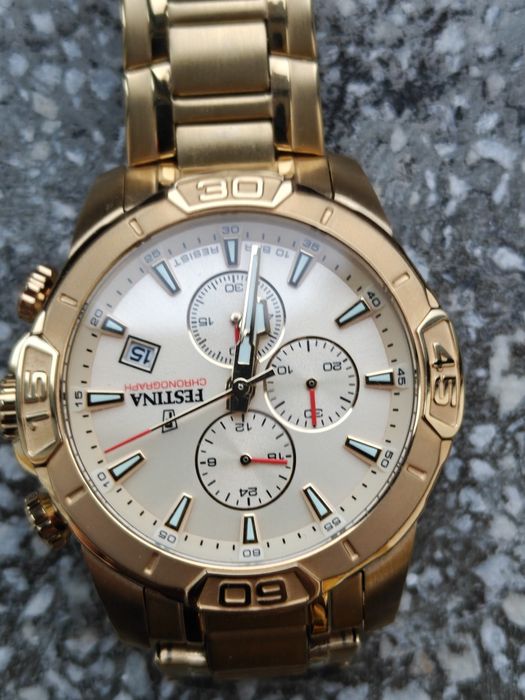 Ceas Festina Chronograph Auriu – 10 ATM, stare excelentă