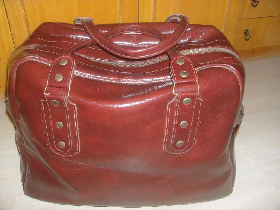 голяма пътна чанта