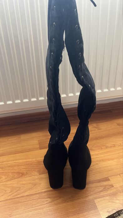 Cizme lungi in stare foarte buna