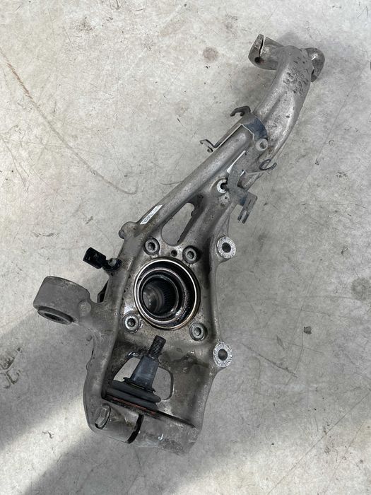 Fuzeta dreapta fata Audi Q7/Vw Touareg CR7 cod 4M0407560 - 4M0407242Q