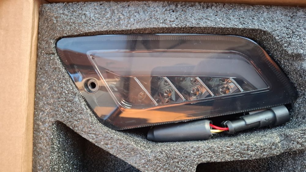 Semnalizatoare față LED Vespa GTS 300 noi