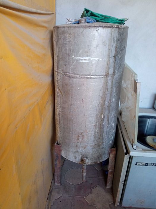 Ёмкость из толстостенной нержавейки 300 литр.