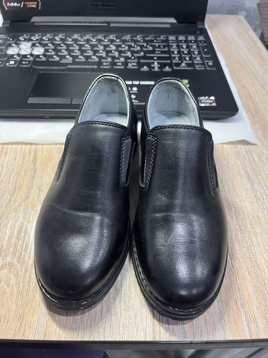 Продам туфли на мальчика