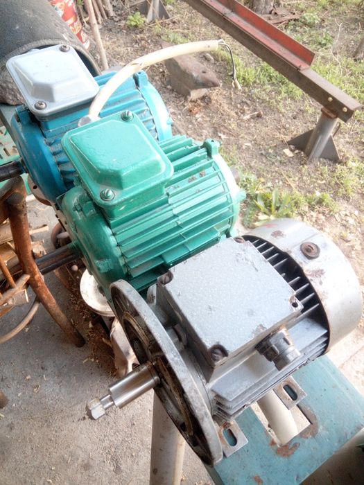 Продам электромоторы