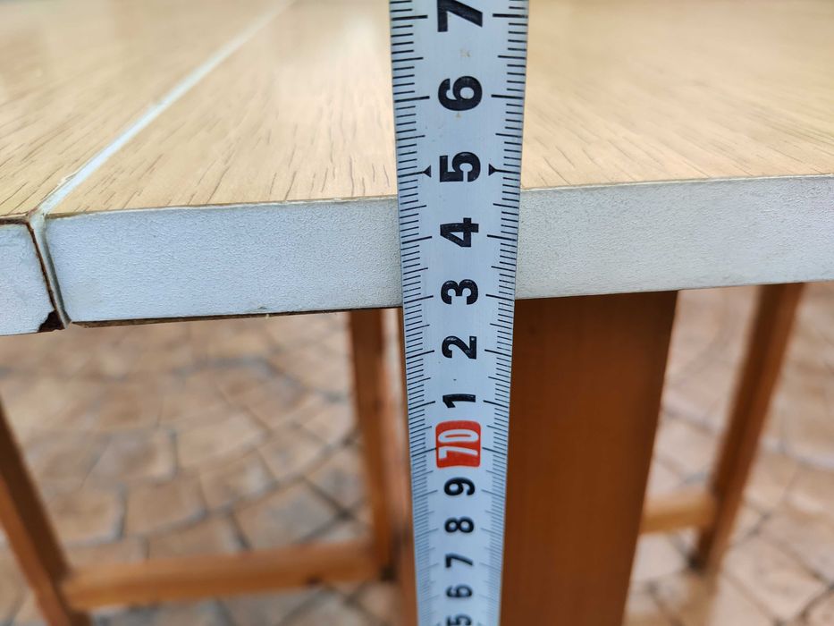 Разтегателна  маса за малки пространства