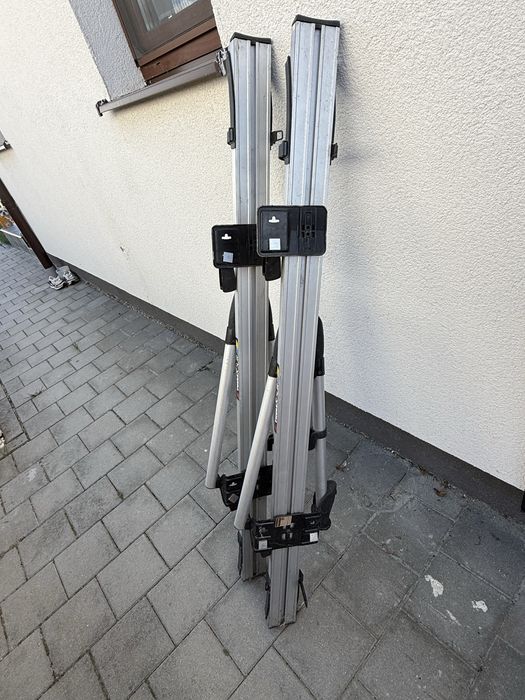 Vand suporti  pentu bicicleta Thule TOUR preindere pe bare transversale