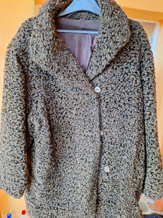 Vând haine de blană naturală