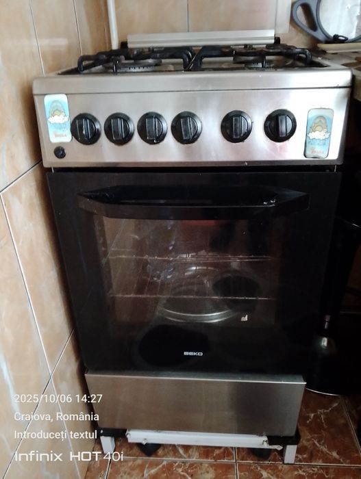 Aragaz cu cuptorBeko