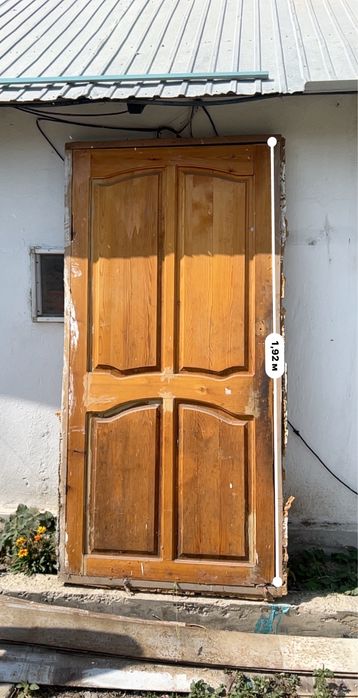 Двери деревянные