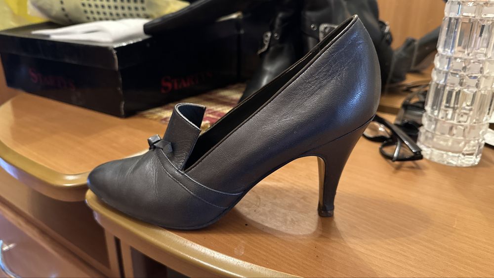 Продам женские кожаные туфли