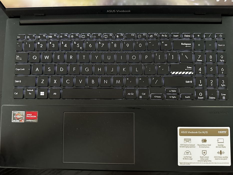 Asus Vivobook GO 15 / Tastatura iluminata / Garantie ianuarie 2027