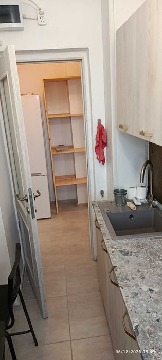 2 camere propietar proaspat renovat decomandat 38mp et. 5 prevederii — fotografia 3