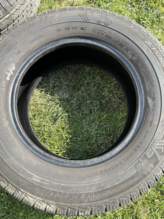 Vand ser patru anvelope vara 235R65/16C