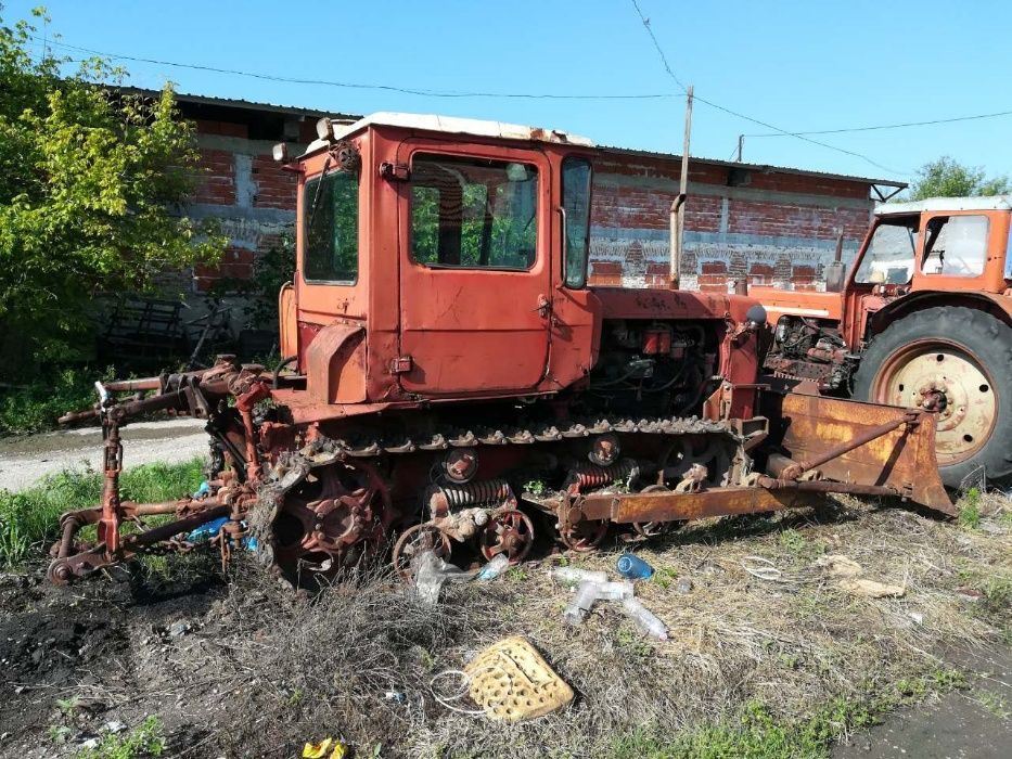 Верижен трактор ДТ 75 , булдозер