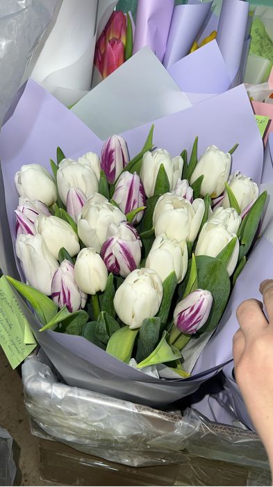 Готовые букеты. 1шт 700тг