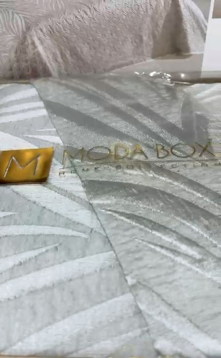 Покрывало новое.