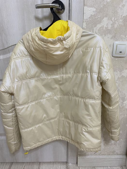 продам ветровку -5000т