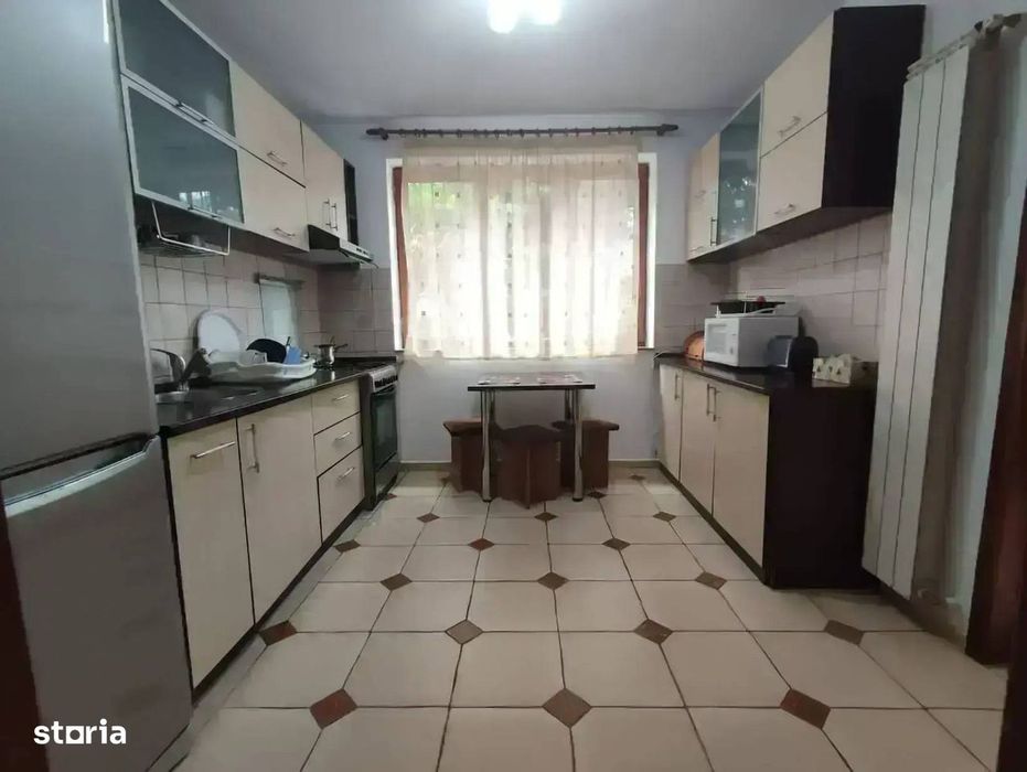 Vila 5 camere 230 mp utili curte 350 libera Sfantul Ioan Disponibila