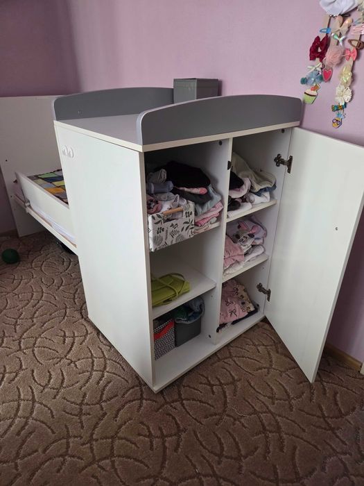 Бебешка кошара с гардероб