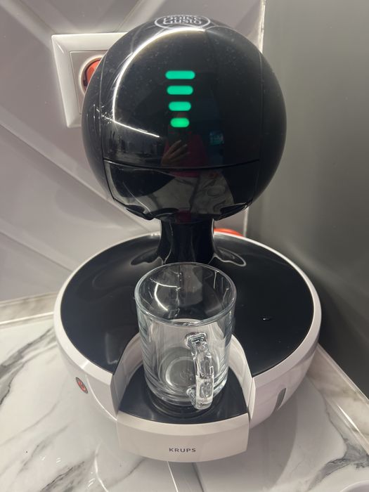 Кафе машина Dolce Gusto автоматична с капсули