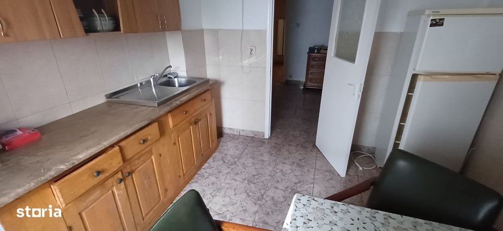 Basarab, 4 camere, decom., etaj 1