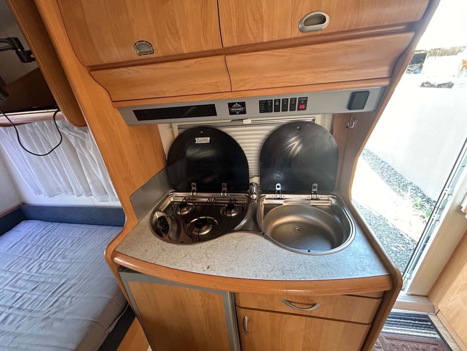 Hobby Excellent 2002 | Panouri Victron | Baterie LiFePO₄ 150Ah | Invertor 5000W | Full Off-Grid
