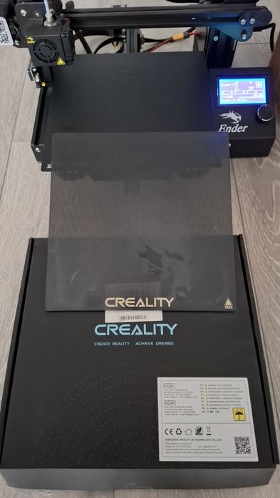 Imprimantă 3D Creality Ender 3 – ca nouă + accesorii