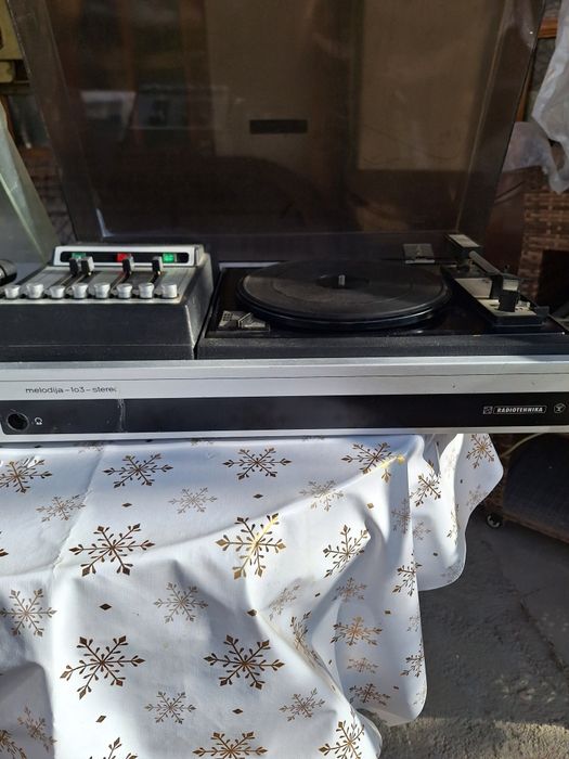 Продам мелодия -103 стерео