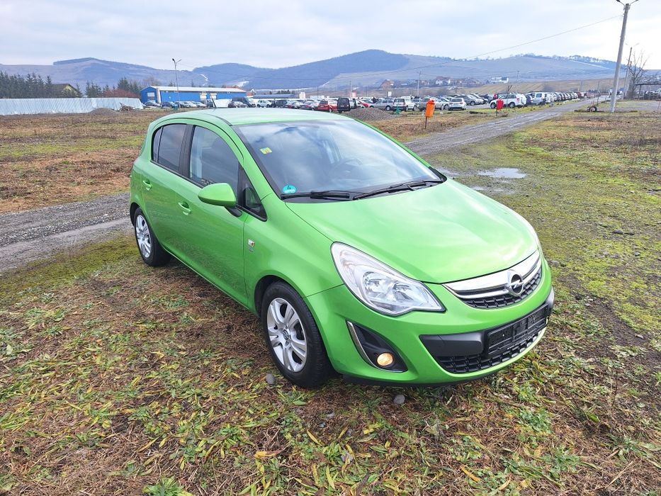 Opel corsa D 2012  1.4 Benzină 88 cp euro 5