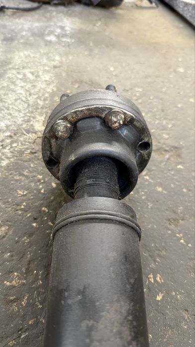 Кардан за БМВ 5 Серия Е60 Е61 520d 177