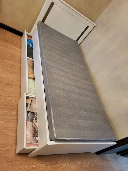 Односпальная кровать