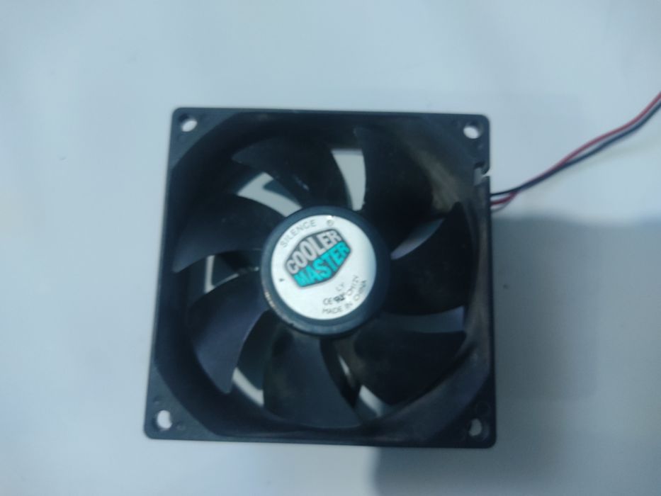 Вентилятор универсальный  для компа