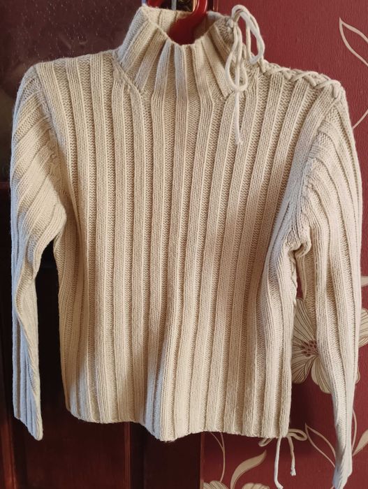 Продам юбки б-у ,кофты б-у ,куртку б-у