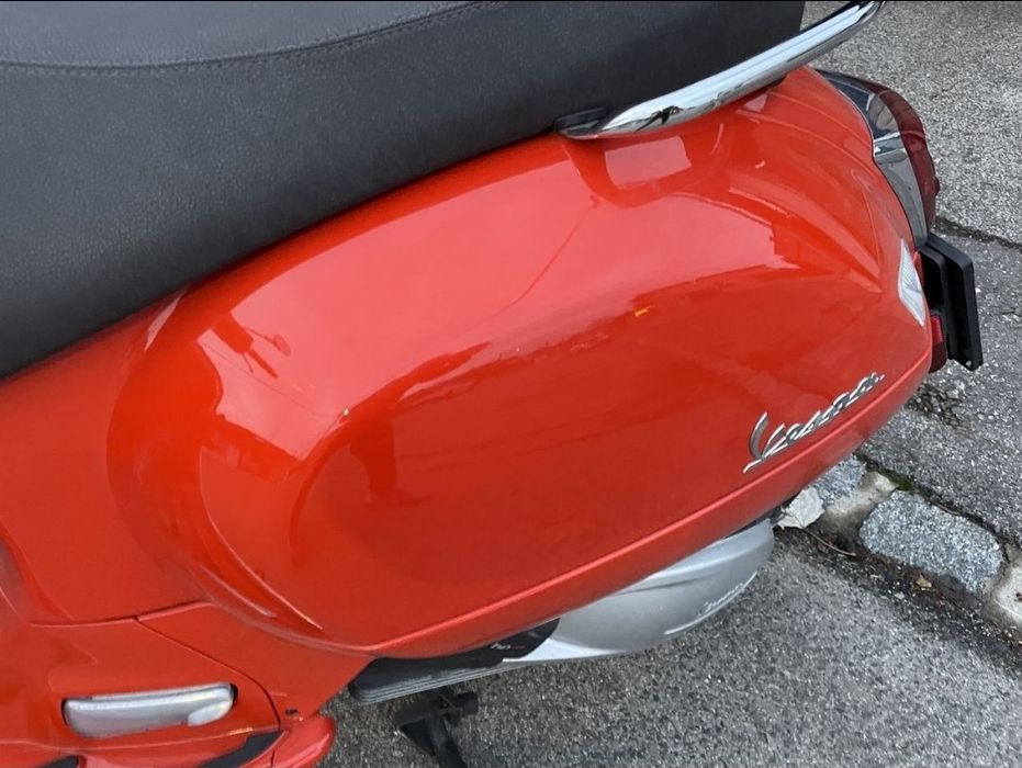 Vespa GTS 300 първи собственик! Като нова!