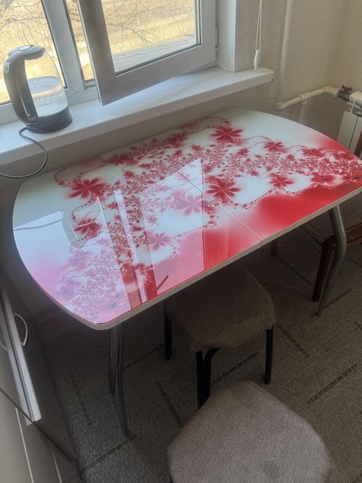 Продам кухонный стол