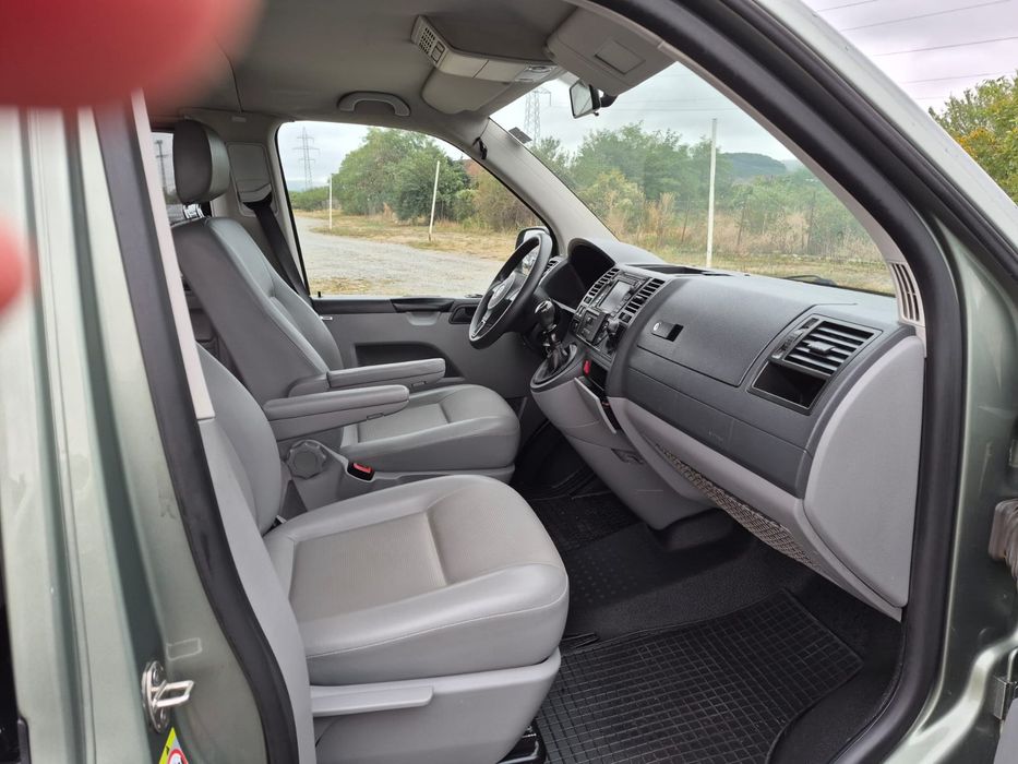 VW T5 Caravelle 8locuri