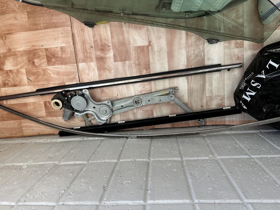 Запчасти к двери Camry 40