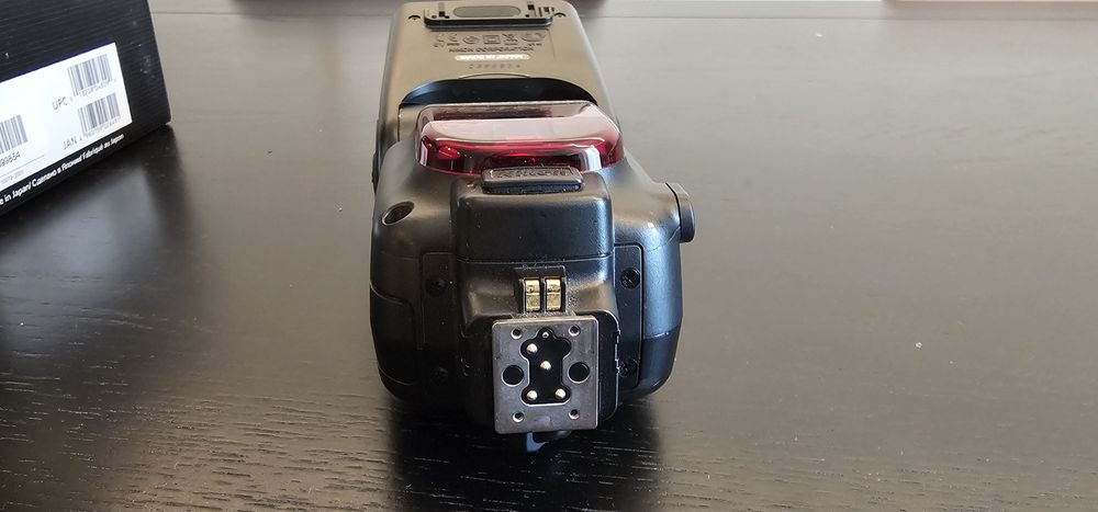 Nikon Speedlight SB-910 – перфектно състояние, пълен комплект