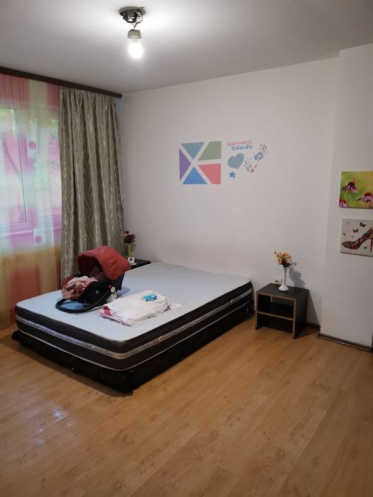 Vând apartament 3 camere